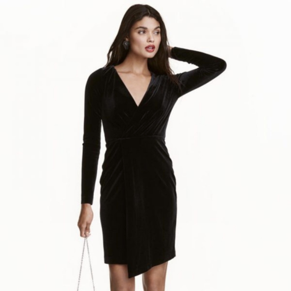 H&M Black Velvet long sleeve v neck wrap midi dress size 6